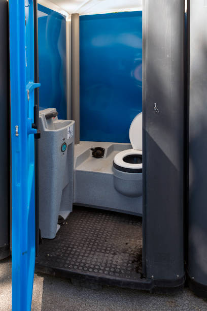 Best Portable restroom trailer rental  in Excelsior Springs, MO